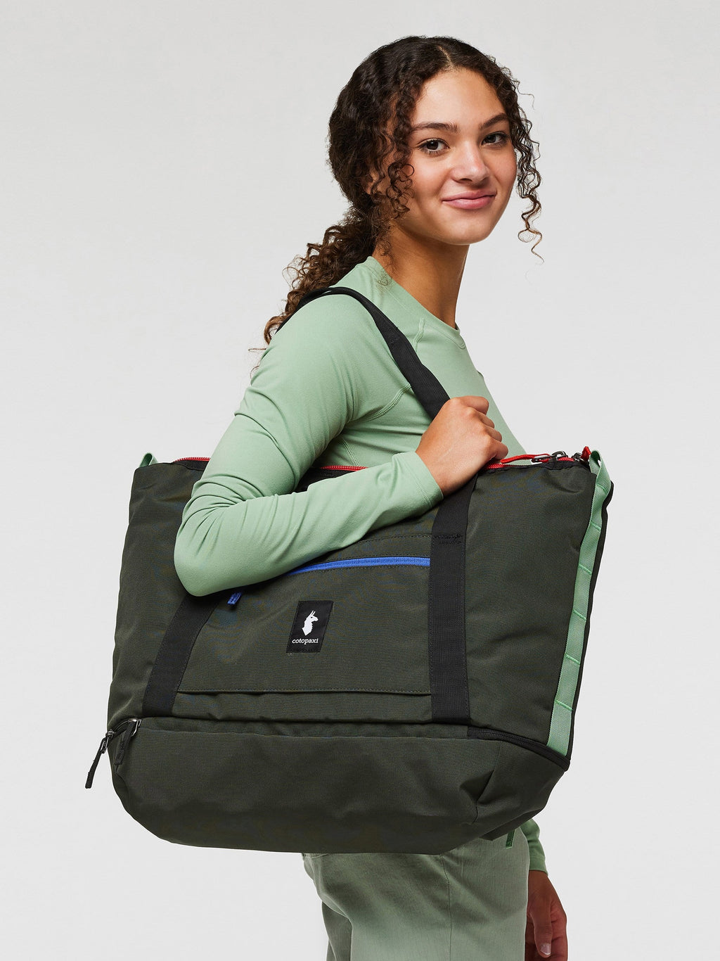 Cotopaxi Viaje 35L Weekender Bag