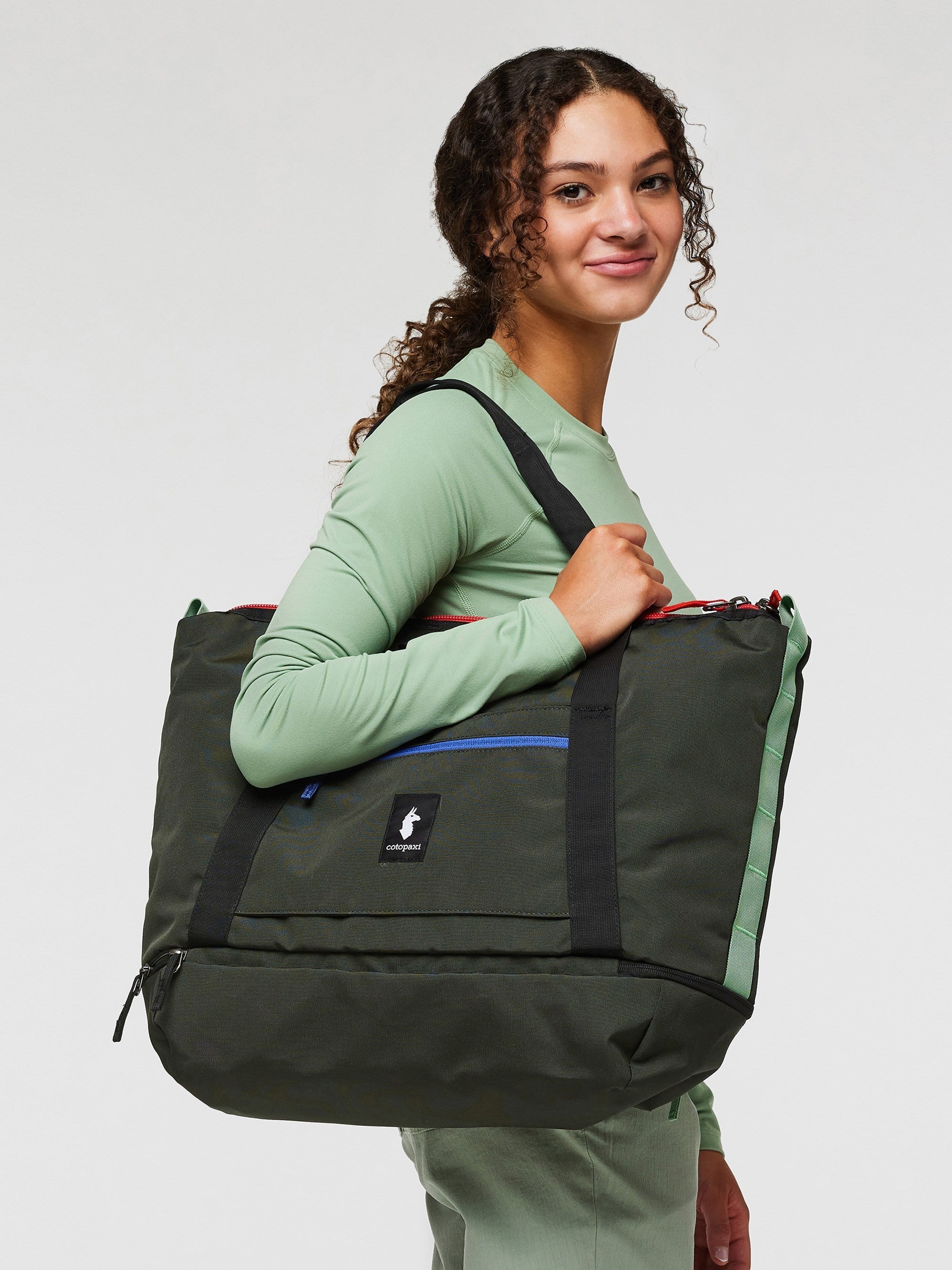 Cotopaxi Viaje 35L Weekender Bag