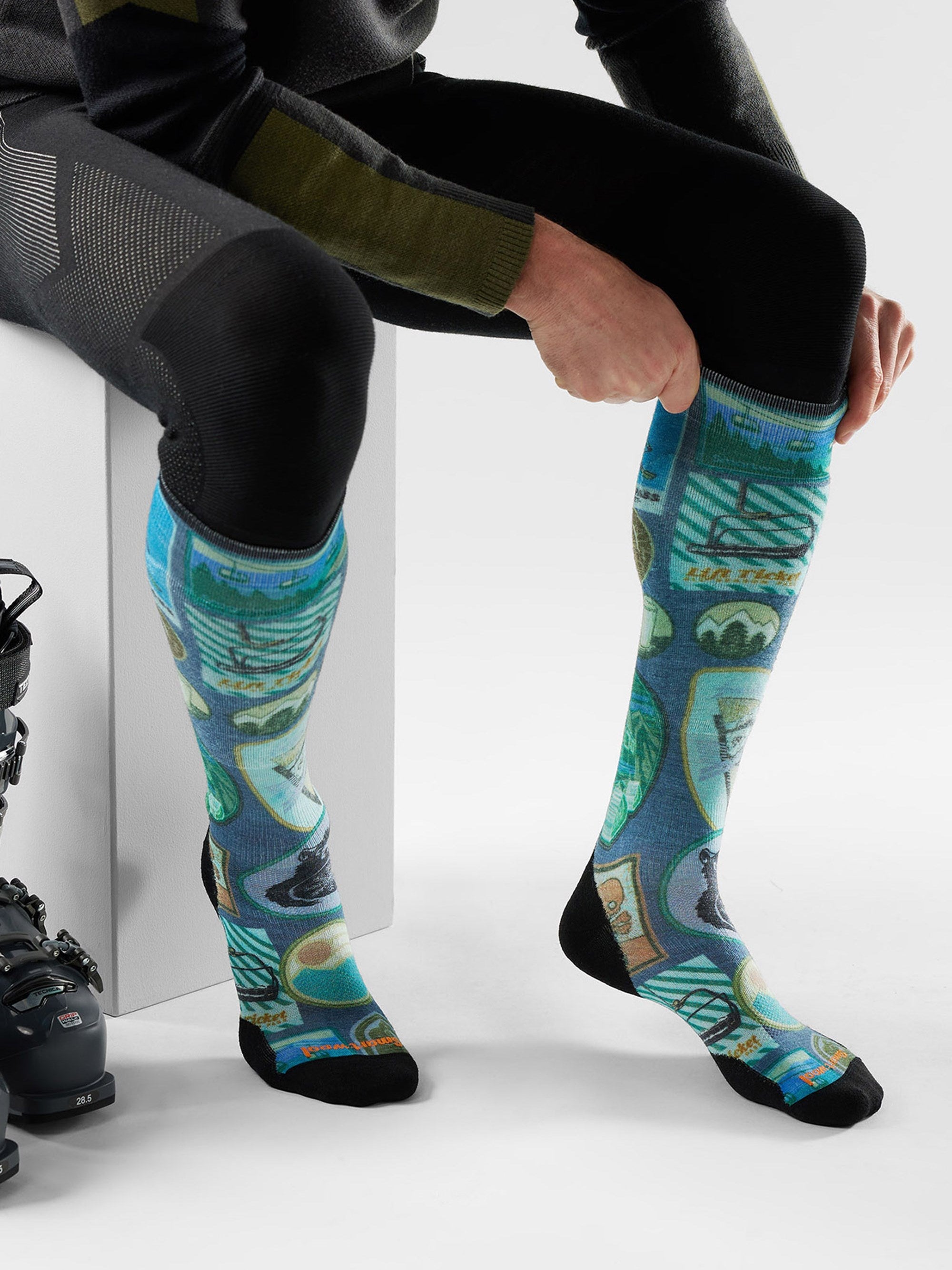 Smartwool Mens Ski Targeted Cushion Explorer Print OTC Socks